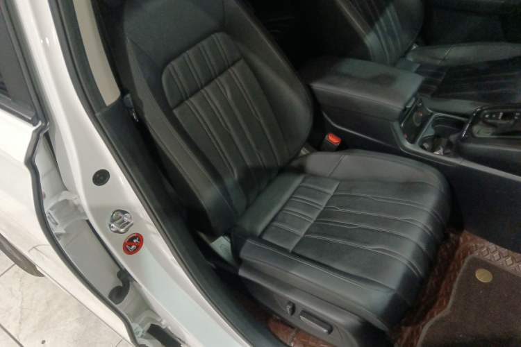 Used Honda Breeze 2023 240TURBO Two-Wheel-Drive Prestige Edition 5 Seats Right Front Seat