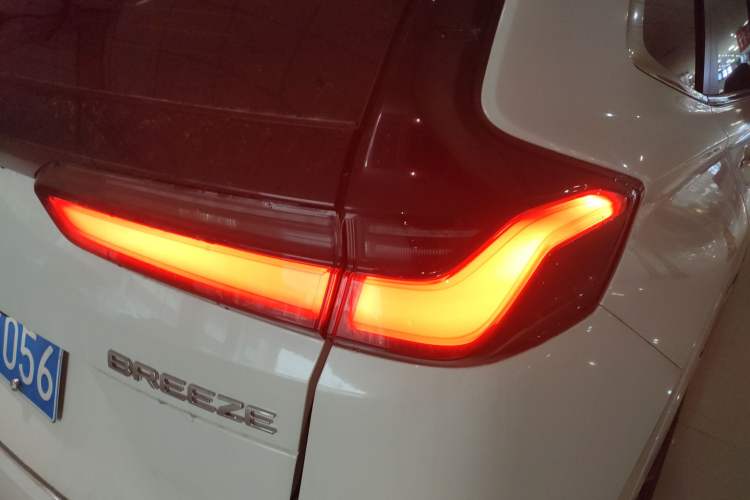 Used Honda Breeze 2023 240TURBO Two-Wheel-Drive Luxury Edition 5 Seats Right Rear Taillight