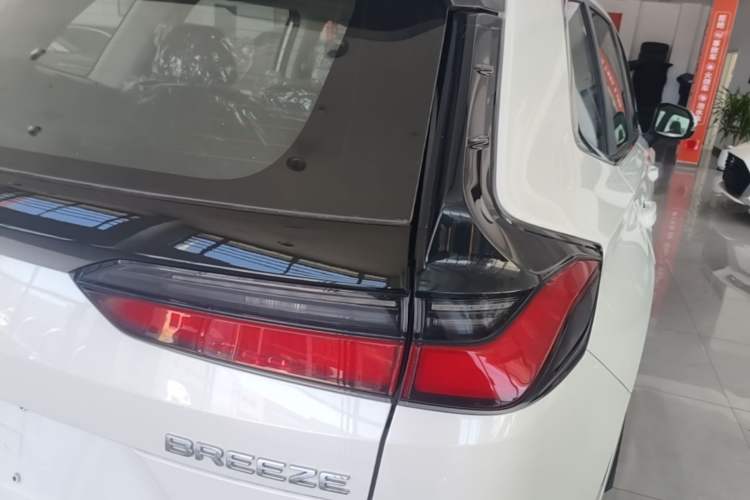 Used Honda Breeze 2023 240TURBO Two-Wheel Drive Elite Edition 5 Seats Right Rear Taillight