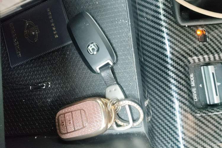 Used Honda Breeze 2023 240TURBO Two-Wheel-Drive Luxury PRO 7-Seater Vehicle Key