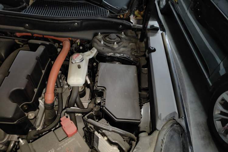 Used Honda Breeze 2024 eHEV Two-Wheel Drive Premium Edition Engine Bay Left