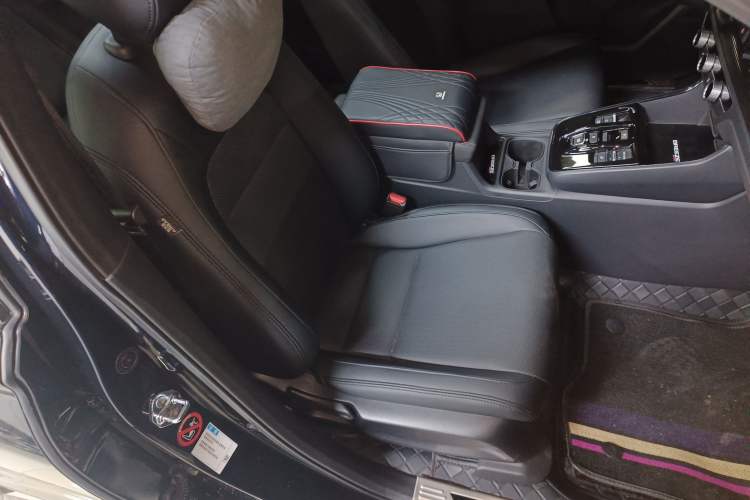 Used Honda Breeze 2024 eHEV Two-Wheel-Drive Luxury Edition Right Front Seat