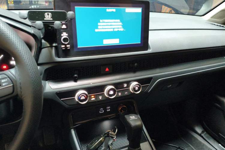 Used Honda Breeze 2025 240TURBO Two-Wheel Drive Elite Edition 5 Seats Audio And AC Panel