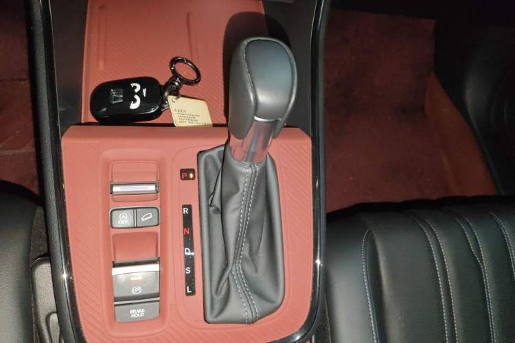 Used Honda Breeze 2025 240TURBO Two-Wheel-Drive Luxury Edition 5 Seats Gear Lever