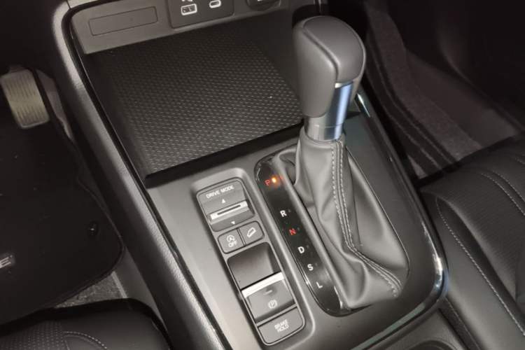 Used Honda Breeze 2025 240TURBO Two-Wheel-Drive Luxury Edition 5 Seats Gear Lever