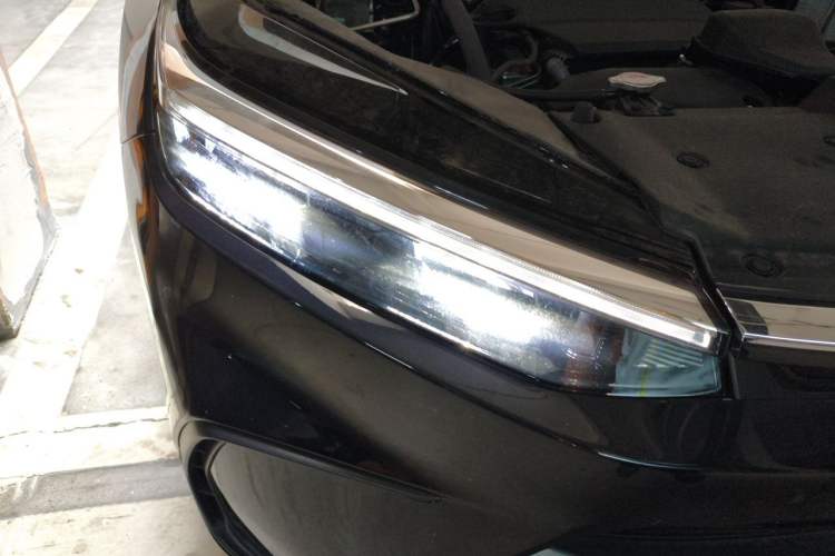Used Honda Breeze 2025 240TURBO Two-Wheel Drive Elite Edition 5 Seats Right Front Headlight