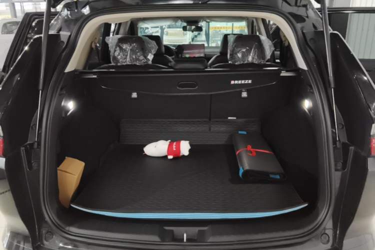 Used Honda Breeze 2025 240TURBO Two-Wheel-Drive Luxury Edition 5 Seats Trunk