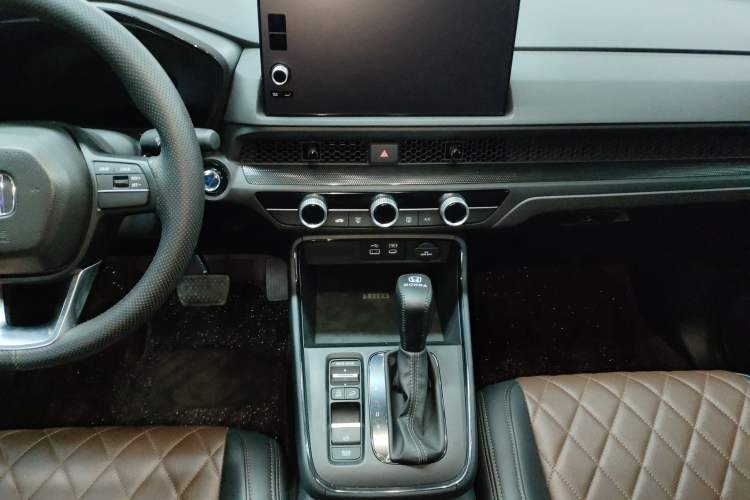 Used Honda Breeze 2025 240TURBO Two-Wheel Drive Elite Edition 5 Seats Audio And AC Panel