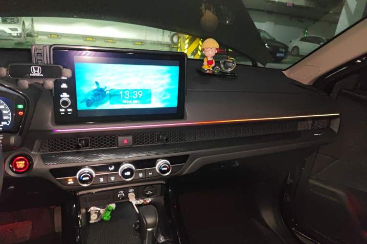 Used Honda Breeze 2025 240TURBO Two-Wheel-Drive Luxury Edition 7 Seats Audio And AC Panel