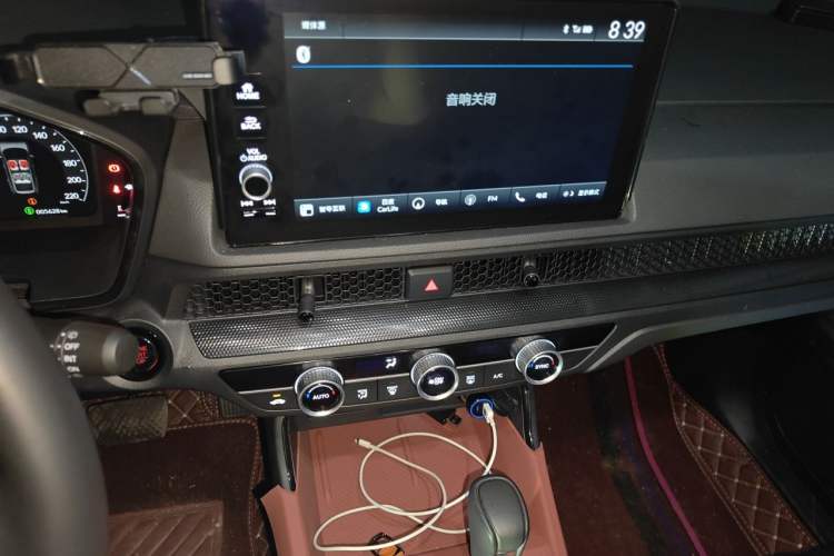 Used Honda Breeze 2025 240TURBO Two-Wheel-Drive Luxury Edition 5 Seats Audio And AC Panel