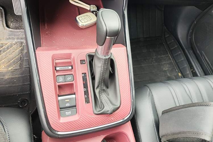 Used Honda Breeze 2025 240TURBO Two-Wheel-Drive Luxury Edition 5 Seats Gear Lever