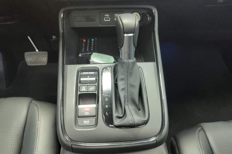 Used Honda Breeze 2025 240TURBO Two-Wheel-Drive Luxury Edition 5 Seats Gear Lever
