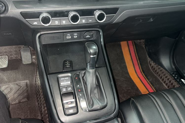 Used Honda Breeze 2025 240TURBO Two-Wheel-Drive Luxury Edition 5 Seats Gear Lever