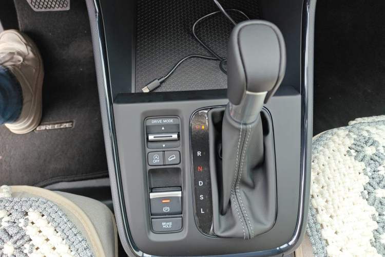 Used Honda Breeze 2025 240TURBO Two-Wheel-Drive Luxury Edition 5 Seats Gear Lever