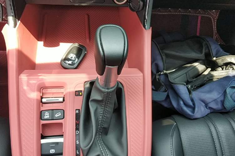 Used Honda Breeze 2025 240TURBO Two-Wheel-Drive Luxury Edition 5 Seats Gear Lever