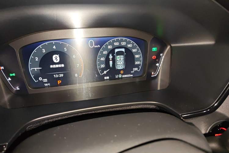 Used Honda Breeze 2025 240TURBO Two-Wheel-Drive Luxury Edition 7 Seats Odometer Close Up