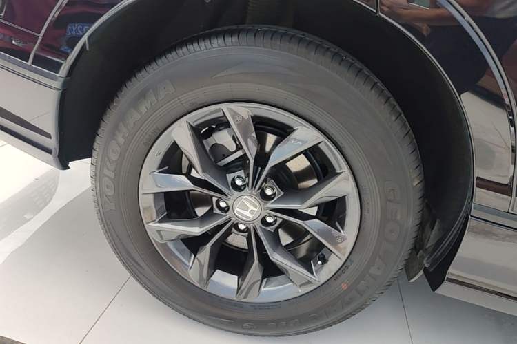 Used Honda Breeze 2025 240TURBO Two-Wheel-Drive Luxury Edition 5 Seats Right Rear Wheel Hub