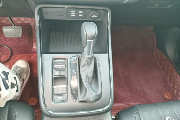 Used Honda Breeze 2025 240TURBO Two-Wheel-Drive Prestige Edition 5 Seats Gear Lever