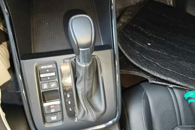Used Honda Breeze 2025 240TURBO Two-Wheel-Drive Luxury Edition 5 Seats Gear Lever