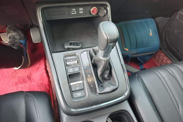 Used Honda Breeze 2025 240TURBO Two-Wheel-Drive Luxury Edition 5 Seats Gear Lever