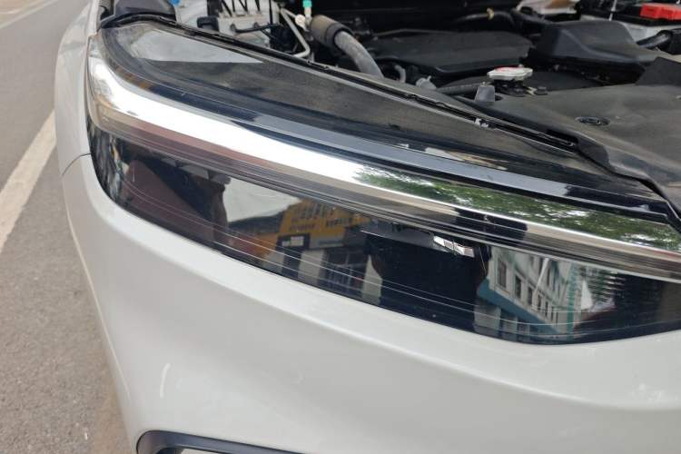 Used Honda Breeze 2025 240TURBO Two-Wheel-Drive Luxury Edition 5 Seats Right Front Headlight