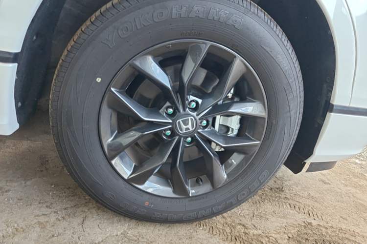 Used Honda Breeze 2025 240TURBO Two-Wheel-Drive Luxury Edition 5 Seats Right Front Wheel Hub