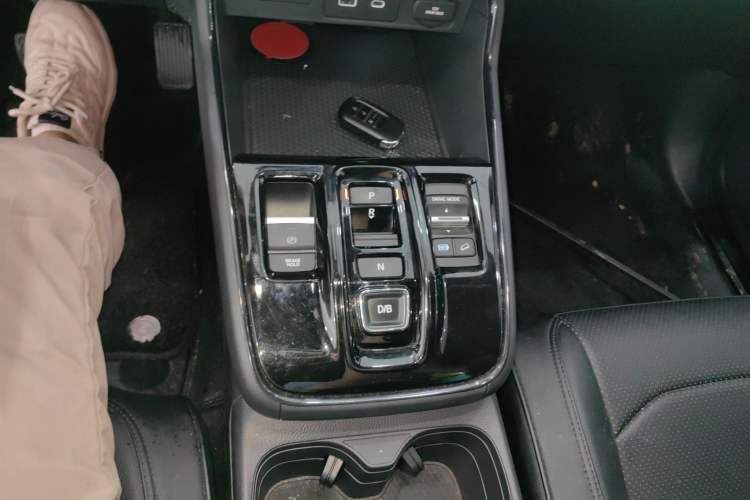 Used Honda Breeze New Energy 2025 ePHEV Premium Edition Gear Lever