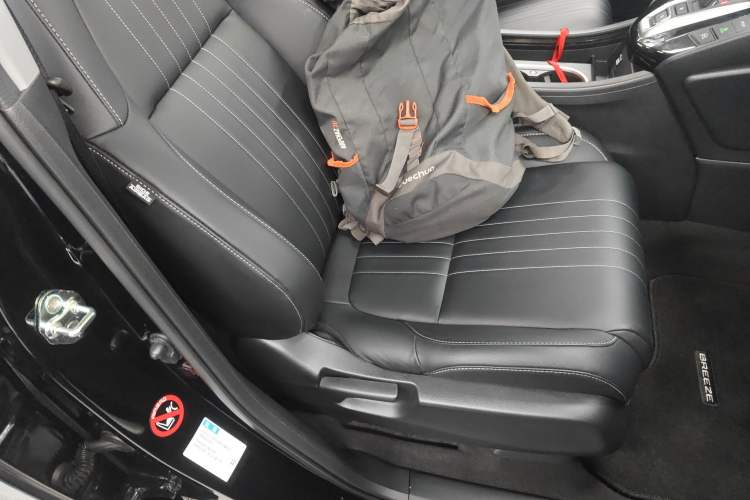 Used Honda Breeze New Energy 2022 ePHEV Luxury Edition Right Front Seat