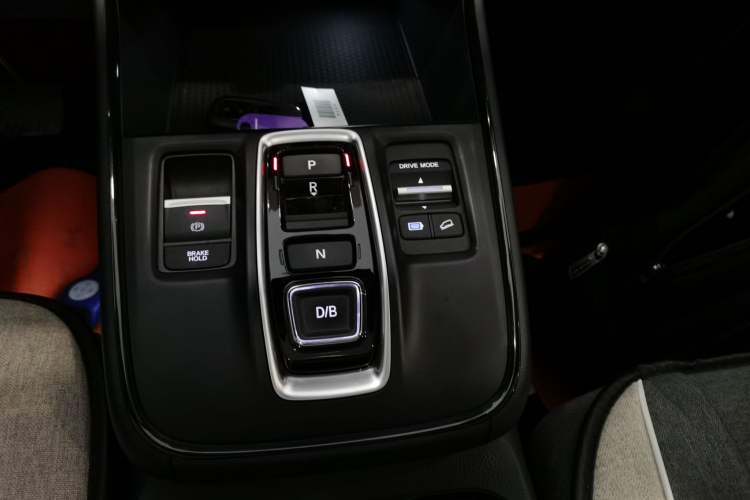 Used Honda Breeze New Energy 2024 ePHEV Premium Edition Gear Lever