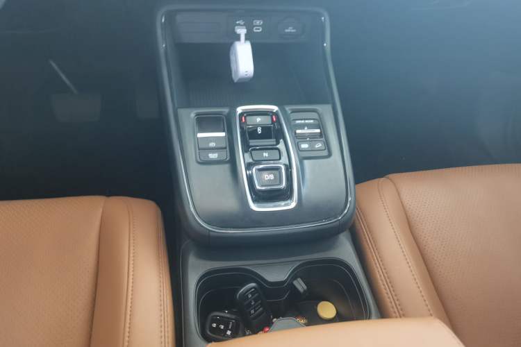 Used Honda Breeze New Energy 2025 ePHEV Premium Edition Gear Lever