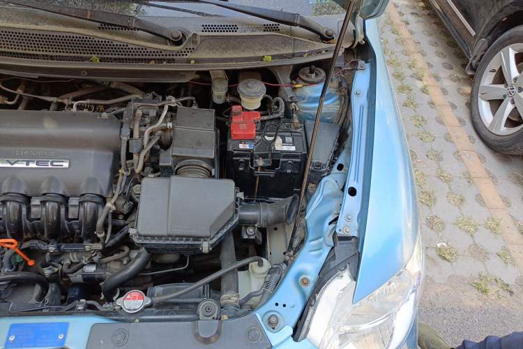 Used Honda City 2006 1.5L manual standard version Engine Bay Left