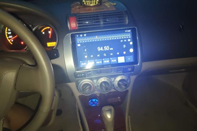 Used Honda City 2006 1.5L automatic luxury version Audio And AC Panel