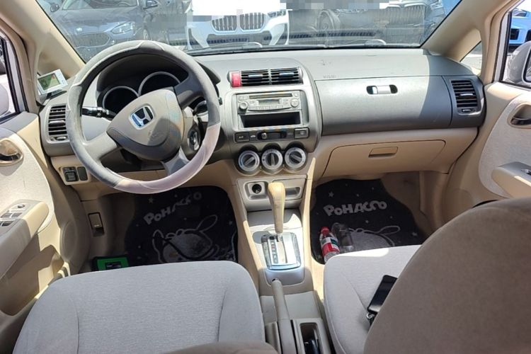 Used Honda City 2006 1.5L automatic standard version Center Console