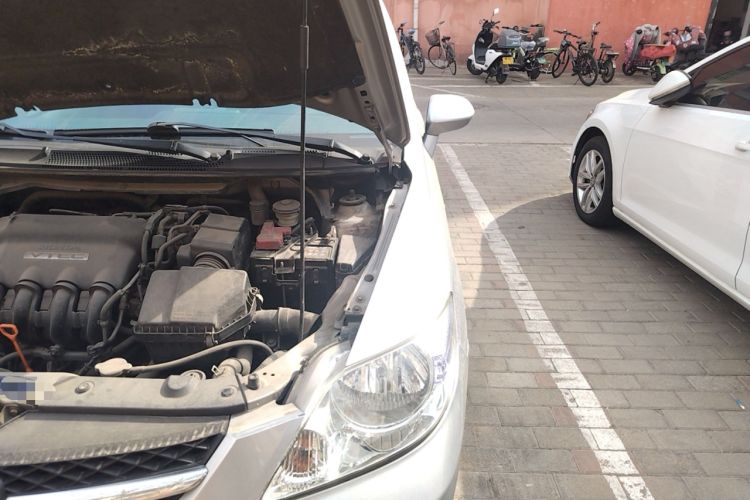 Used Honda City 2006 1.5L manual standard version Engine Bay Left
