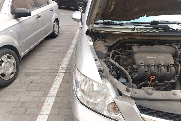 Used Honda City 2006 1.5L manual standard version Engine Bay Right