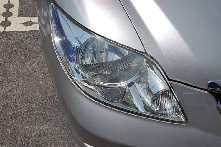 Used Honda City 2006 1.5L automatic standard version Right Front Headlight