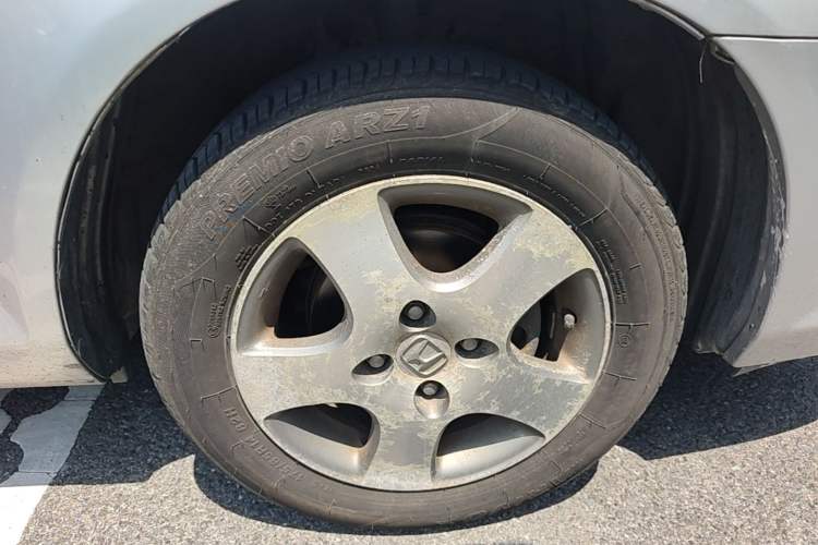 Used Honda City 2006 1.5L automatic standard version Right Front Wheel Hub