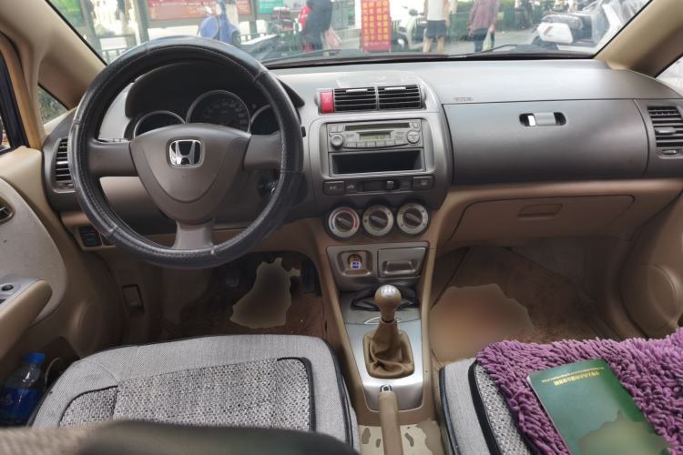 Used Honda City 2007 1.5L manual standard version Center Console