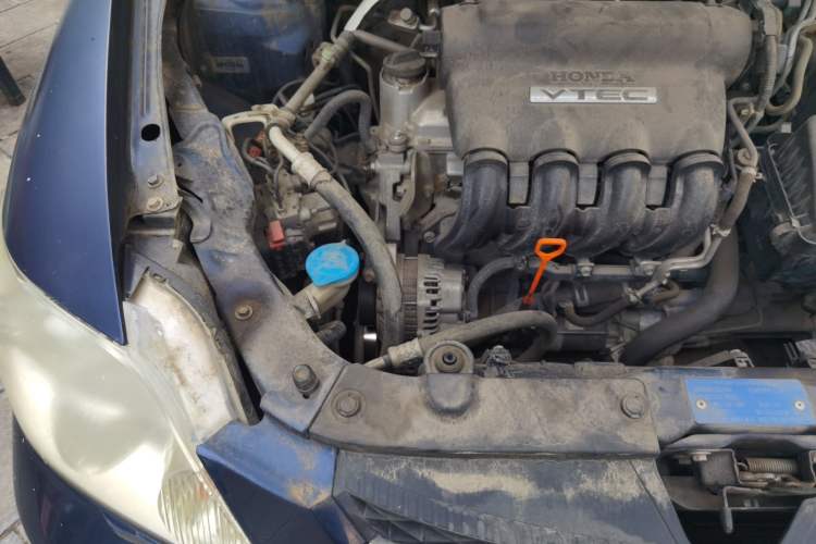 Used Honda City 2007 1.5L manual standard version Engine Bay Right