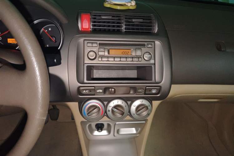 Used Honda City 2007 1.3L manual standard version Audio And AC Panel