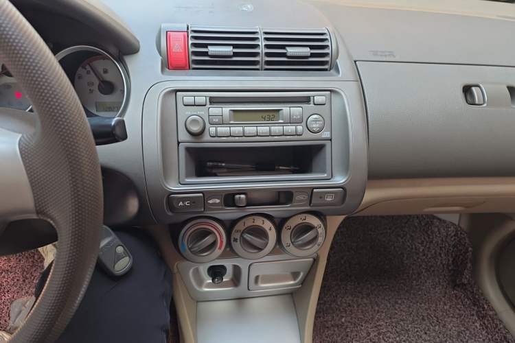 Used Honda City 2007 1.3L manual standard version Audio And AC Panel