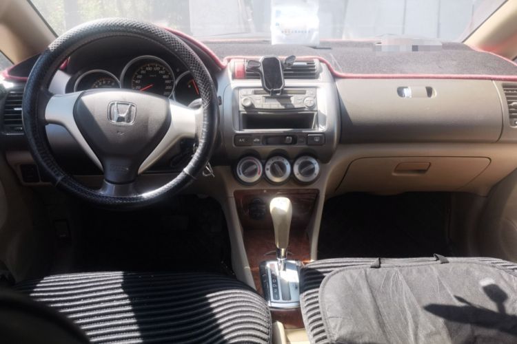 Used Honda City 2007 1.5L automatic comfort version Center Console