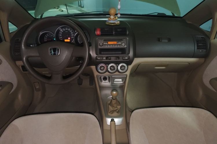 Used Honda City 2007 1.3L manual standard version Center Console