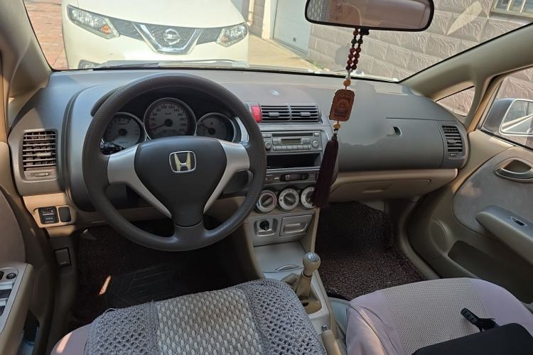 Used Honda City 2007 1.3L manual standard version Center Console