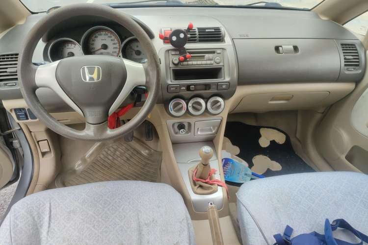 Used Honda City 2007 1.3L manual standard version Center Console