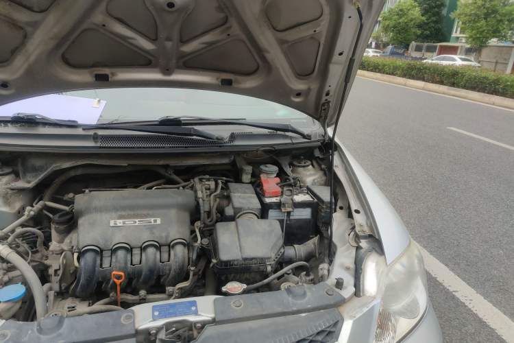 Used Honda City 2007 1.3L manual standard version Engine Bay Left