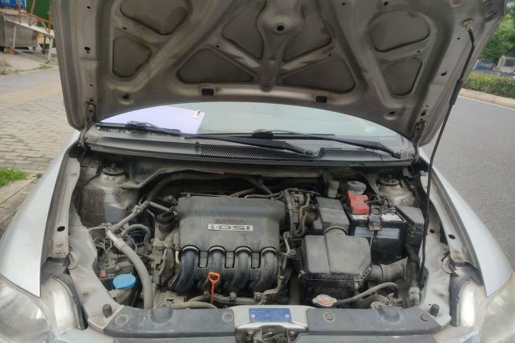 Used Honda City 2007 1.3L manual standard version Engine Bay