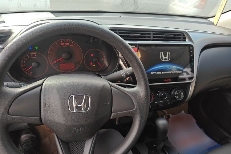 Used Honda City 2015 1.5L CVT Comfort Version Center Console