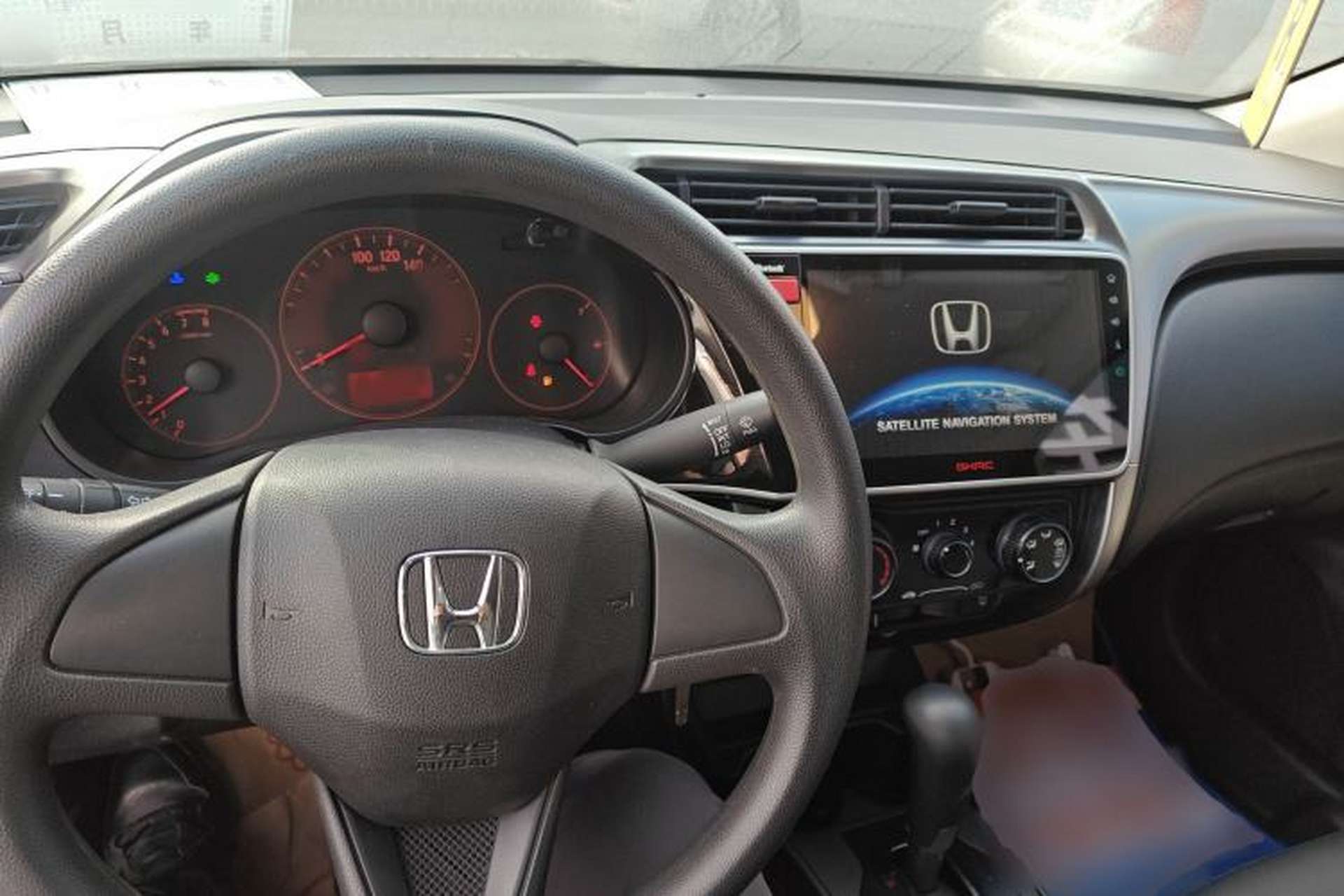 Used Honda City 2015 1.5L CVT Comfort Version Center Console