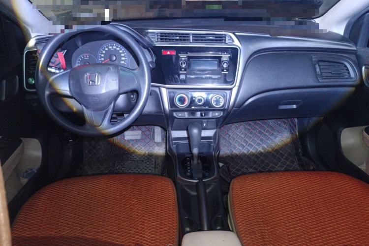 Used Honda City 2015 1.5L CVT Luxury Edition Center Console